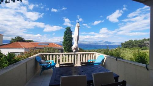 Oasis Apartments in Sutivan
