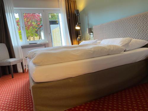 Double Room image 4
