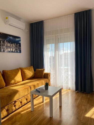 Comfort studio with sea view and swimming pool, Bečići (foto 2)