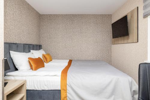 Two-Bedroom Apartment image 4