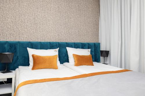 Deluxe Double Room image 6