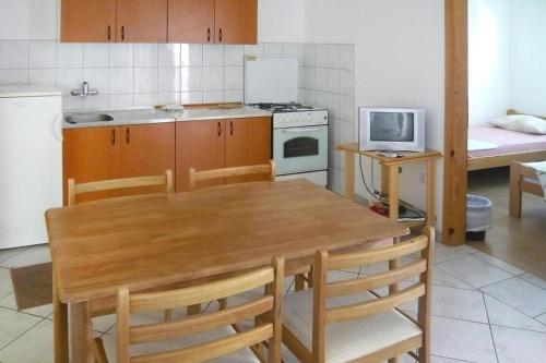  Apartments Dervic Vir - CDN02080-DYA in Vir