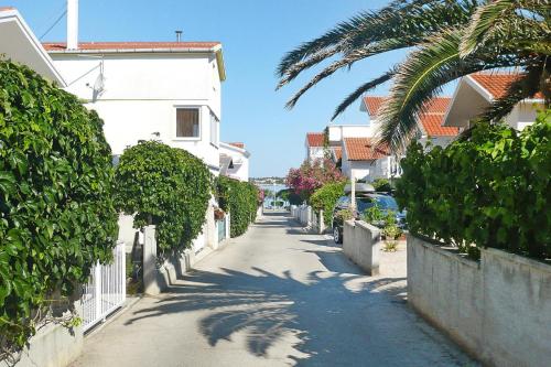  Apartments Dervic Vir - CDN02080-DYA in Vir