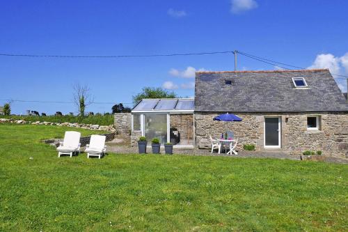 Holiday Home St- Pabu - BRE05101i-F gîte à louer Stréatveur