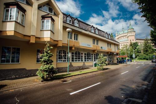 . Hotel pod Zámkom