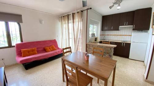 One-Bedroom Apartment image 6
