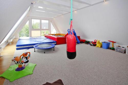Familienfreundliches Ferienhaus mit Kamin in Babke in Roggentin (Mecklenburgische Seenplatte)
