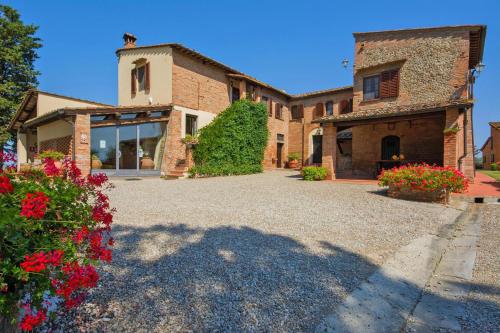  Holiday residence Monteolivo Antico Borgo Castelfiorentino - ITO06400-CYE, Pension in Castelfiorentino