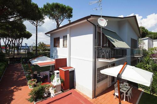  Holiday Home Terracina Lido di Ulisse - ILA02332-F, Pension in Porto Badino