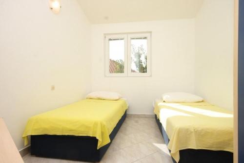 Apartment in Preko with sea view, terrace, air conditioning, Wi-Fi (4568-6), Preko (zdjęcie 4)