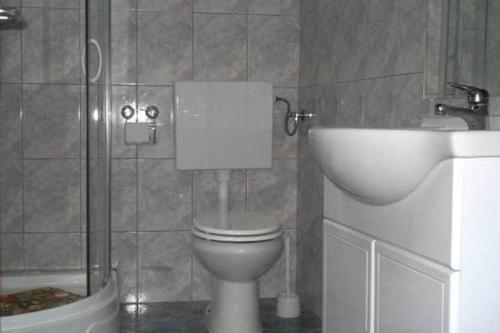 Apartment in Preko with sea view, terrace, air conditioning, Wi-Fi (4568-6), Preko (zdjęcie 5)