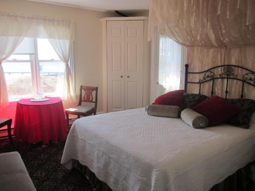 Salmon River Country Inn