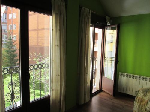 Hostal Rural La Tintoreria - image 2