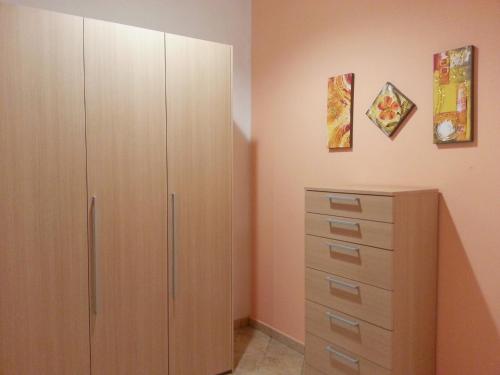 One-Bedroom Apartment image 9