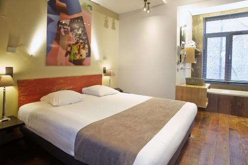 Standard Double Room image 2