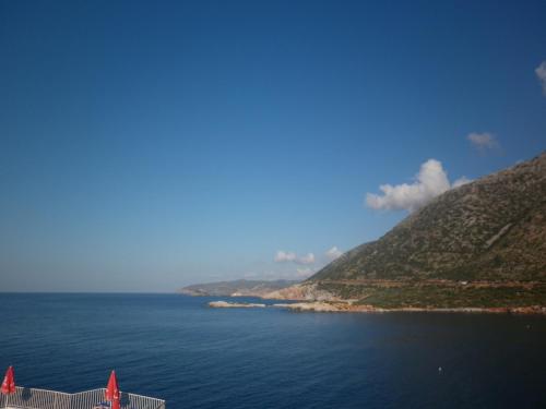 Studio with Sea View image 1