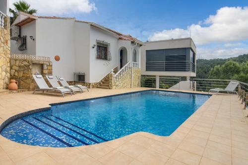  We Love Villas - Villa Montana in 46780 Castillo del Reboller