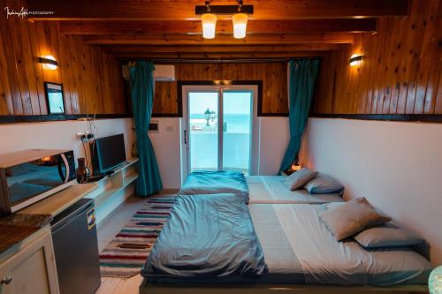 1 queen bed