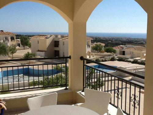 Cozy 2 bedrooms apartment in complex with swimming pools and beautiful view