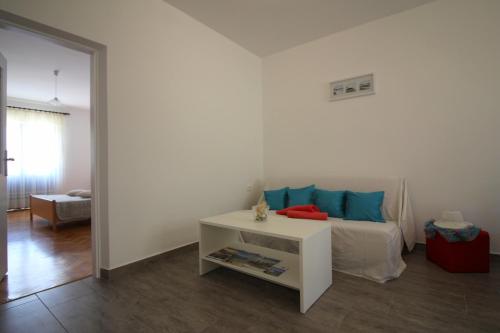 Apartment Helena near the beach