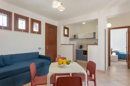 Family One-Bedroom Apartment image 7