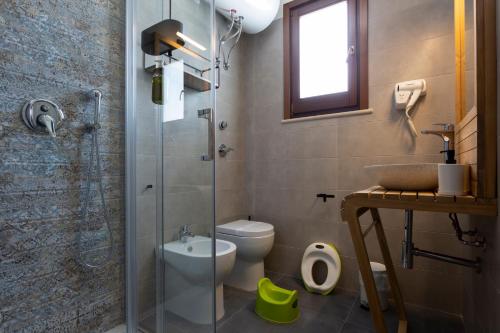 Family One-Bedroom Apartment image 9