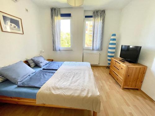 One-Bedroom Apartment image 4