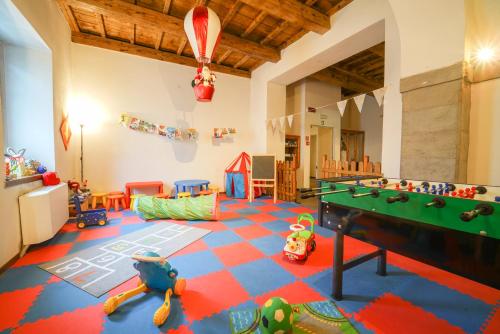 Дитячий клуб, HG Abetone e Piramidi Resort in Абетоне