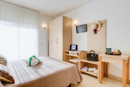 Wally Residence - main image