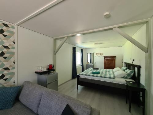 1 queen bed