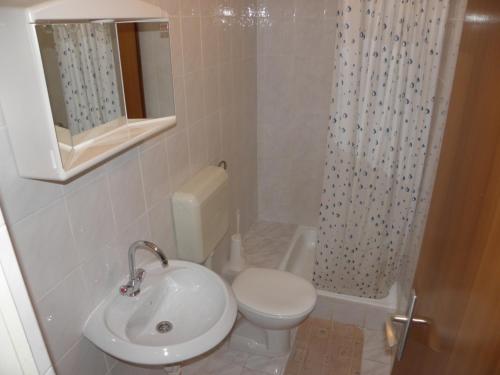  Apartments Lopar (893) in Lopar