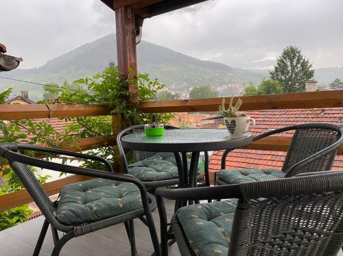 Grand Apartmani, Visoko