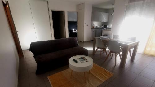 Appartement T2 accessible PMR avec terrasse et garage in Rodez