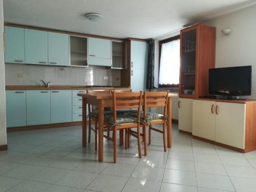 Konyha, Appartamento con vista chez Mary in Roisan