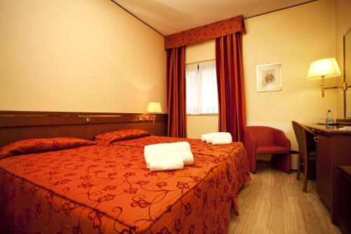 2 twin beds