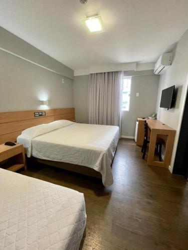 Deluxe Triple Room image 7