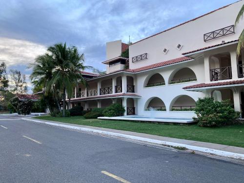 Hotellet från utsidan, Beautiful Beach Stay, Golf view Suite at Coronado in Playa Coronado