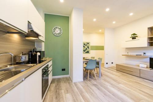 köök, Green Pearl ✰✰✰✰✰ Appartamento a 100 metri dal lago in Arona