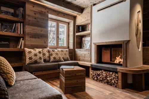 ALPINE DAYS Mountain Home - Accommodation - Madonna di Campiglio