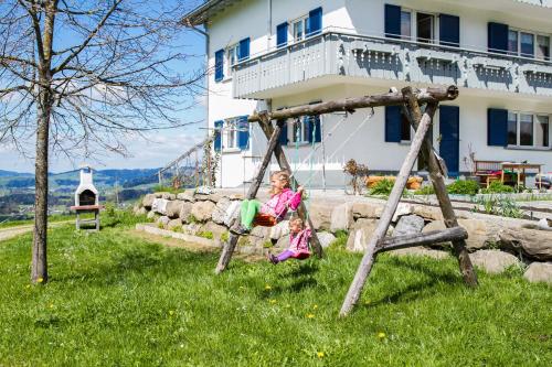Spēļu laukums, Berghof Voglerbrand in Andelsbuch