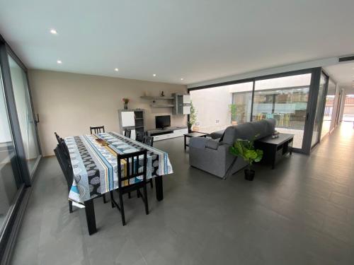  Modern Villa With Private Pool/ 400m To The Beach in Grao de Castellón