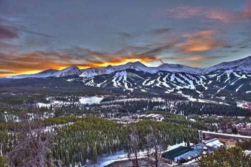 Village at Breckenridge Shavano 2605 Condo Ski In Ski Out in Breckenridge, USA