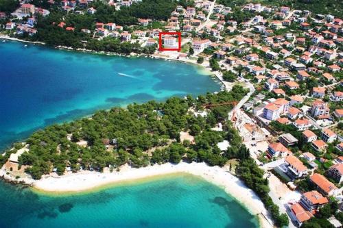 Apartment in Trogir with sea view, balcony, air conditioning, Wi-Fi (4786-3)