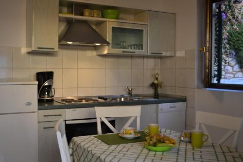 2 bedroom apartment with Seaview