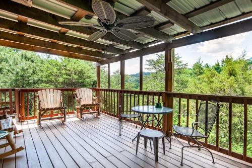 Bear Claw Cove - hot tub, jacuzzi, fireplace, view thumb 4
