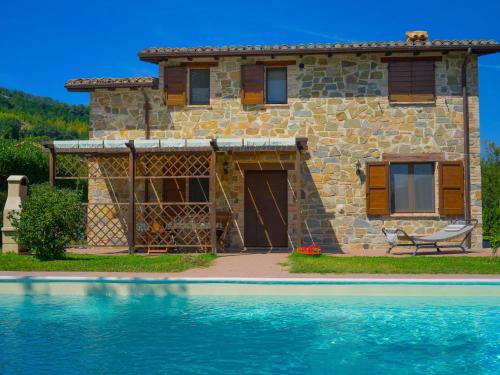 Elegant villa in Palazzata with Country Views in Serralta