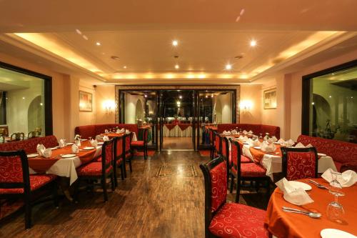 Restoran, Grand Hotel - Kathmandu in Teku Kalimati