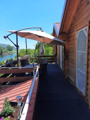 Mali Raj Apartmani in Karuč