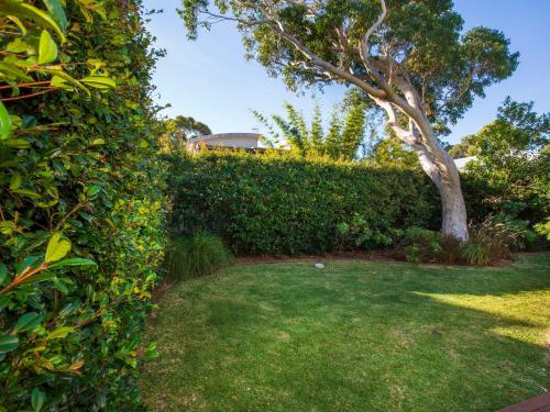 Sapphire Sands - Pet Friendly - Community Pool - image 2