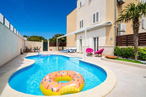 Lorena Suite with private pool 1